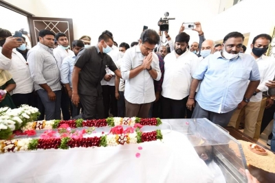 Two-day mourning in Andhra as Industry minister dies, CM rushes to Hyderabad | Two-day mourning in Andhra as Industry minister dies, CM rushes to Hyderabad