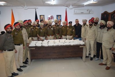 Armyman, aide arrested in Punjab; 31 kg heroin seized | Armyman, aide arrested in Punjab; 31 kg heroin seized