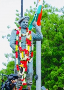 Statue of Colonel martyred in Galwan clash unveiled in Telangana | Statue of Colonel martyred in Galwan clash unveiled in Telangana
