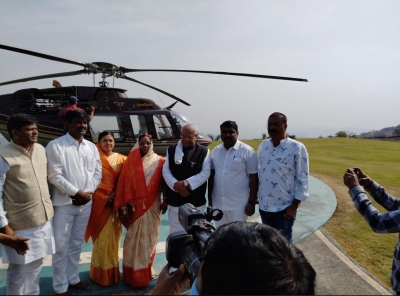 Maha village Sarpanch hires chopper to reach swearing-in | Maha village Sarpanch hires chopper to reach swearing-in