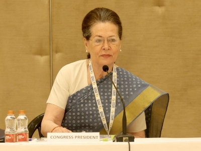 Sonia Gandhi's popularity rating in the red | Sonia Gandhi's popularity rating in the red