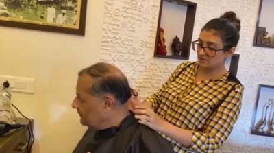 Lockdown diaries: Juhi Parmar sets up makeshift salon at home | Lockdown diaries: Juhi Parmar sets up makeshift salon at home