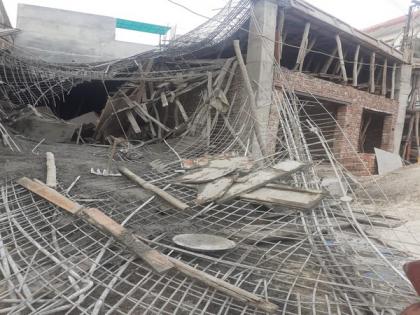 One dead, 2 injured as lanter of under-construction building collapses in Delhi's Mundka | One dead, 2 injured as lanter of under-construction building collapses in Delhi's Mundka
