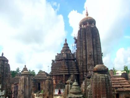 Odisha's Lingaraj Temple reopens after 5 months for fully vaccinated devotees | Odisha's Lingaraj Temple reopens after 5 months for fully vaccinated devotees