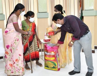 Telangana Governor hosts lunch for distressed woman | Telangana Governor hosts lunch for distressed woman