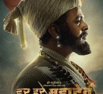 People fell at Subodh Bhave's feet whenever he walked in as Shivaji Maharaj | People fell at Subodh Bhave's feet whenever he walked in as Shivaji Maharaj