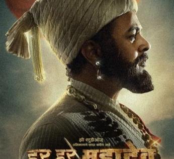 People fell at Subodh Bhave's feet whenever he walked in as Shivaji Maharaj | People fell at Subodh Bhave's feet whenever he walked in as Shivaji Maharaj