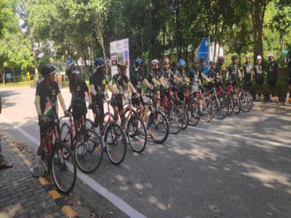 DG ITBP flags-off 4th phase of longest cycle rally to Gujarat's Kevadia from Delhi | DG ITBP flags-off 4th phase of longest cycle rally to Gujarat's Kevadia from Delhi
