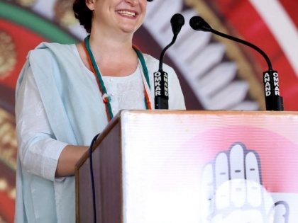 Priyanka to kick-start Congress poll campaign in MP today | Priyanka to kick-start Congress poll campaign in MP today