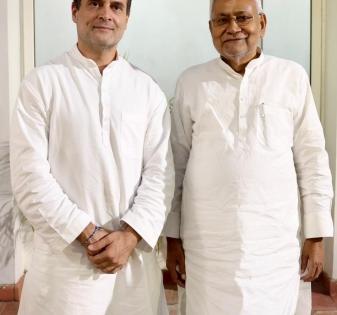 Nitish, Rahul meeting goes on for nearly an hour | Nitish, Rahul meeting goes on for nearly an hour