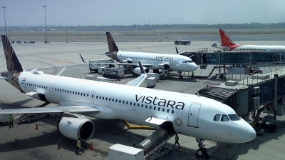 DGCA directs Vistara to submit daily flight disruption reports | DGCA directs Vistara to submit daily flight disruption reports