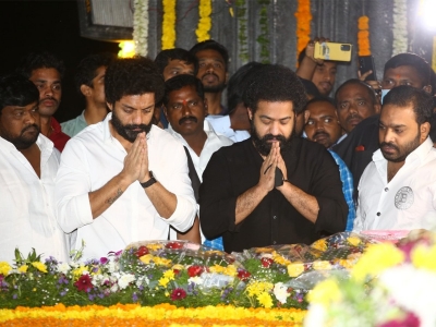 Jr NTR pays homage to his grandfather NT Rama Rao | Jr NTR pays homage to his grandfather NT Rama Rao