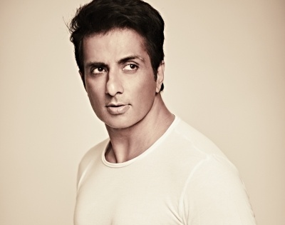 Sonu Sood: Not ready to enter politics at the moment | Sonu Sood: Not ready to enter politics at the moment
