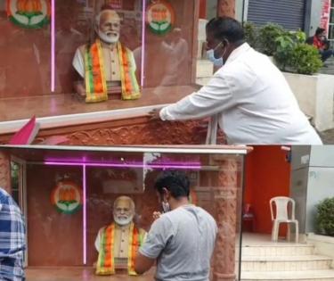 PM Modi's bust, roadside temple in Pune vanish within 72 hours! | PM Modi's bust, roadside temple in Pune vanish within 72 hours!