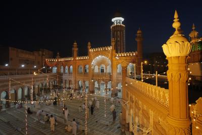 Peshawar mosque opens doors for women after 25 yrs | Peshawar mosque opens doors for women after 25 yrs Peshawar mosque opens doors for women after 25 yrs | Peshawar mosque opens doors for women after 25 yrs