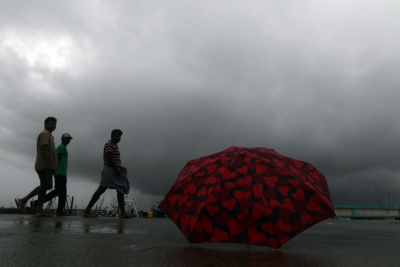 Red alert in Chennai, adjoining districts for heavy rainfall | Red alert in Chennai, adjoining districts for heavy rainfall