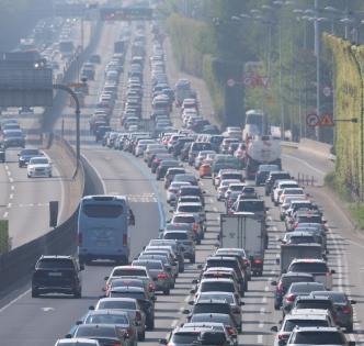 S. Korea’s auto exports grow over 8 pc in July despite US tariffs | S. Korea’s auto exports grow over 8 pc in July despite US tariffs S. Korea’s auto exports grow over 8 pc in July despite US tariffs | S. Korea’s auto exports grow over 8 pc in July despite US tariffs