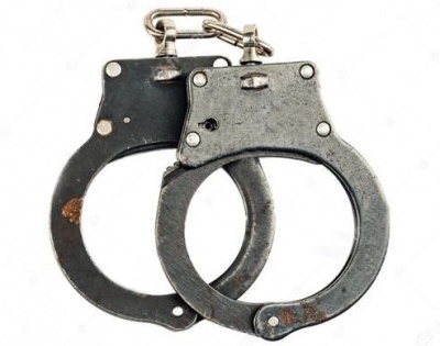 Honey trap gang busted in B'luru; woman arrested, 4 absconding | Honey trap gang busted in B'luru; woman arrested, 4 absconding