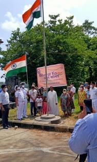 Goa's islanders back down, take part in naval flag hoisting event | Goa's islanders back down, take part in naval flag hoisting event