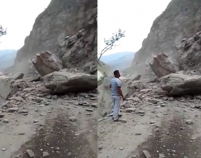 Shooting stones disrupt traffic on Jammu-Srinagar National Highway | Shooting stones disrupt traffic on Jammu-Srinagar National Highway
