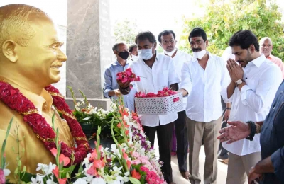 Andhra celebrates YSR's birth anniversary as 'Farmer's Day' | Andhra celebrates YSR's birth anniversary as 'Farmer's Day'