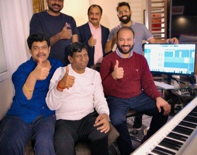 Vadivelu, director Suraaj back in London for music of 'Naai Sekar Returns' | Vadivelu, director Suraaj back in London for music of 'Naai Sekar Returns'