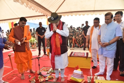 Amit Shah lays foundation for Workshop and Stores for para-military forces in Assam | Amit Shah lays foundation for Workshop and Stores for para-military forces in Assam