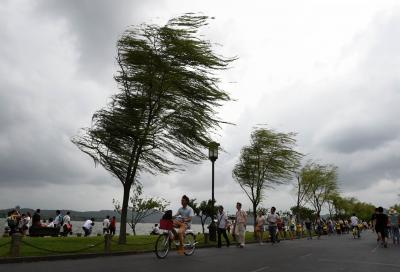 China renews blue alert for rainstorms | China renews blue alert for rainstorms