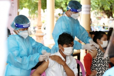 WHO-Cambodia official urges people to get booster doses as more COVID-19 cases detected | WHO-Cambodia official urges people to get booster doses as more COVID-19 cases detected