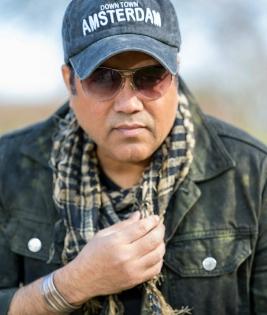 Hitesh Bhatia, Sneha Khanwalkar praise Raja Mushtaq for his song in 'Sharmaji Namkeen' | Hitesh Bhatia, Sneha Khanwalkar praise Raja Mushtaq for his song in 'Sharmaji Namkeen' Hitesh Bhatia, Sneha Khanwalkar praise Raja Mushtaq for his song in 'Sharmaji Namkeen' | Hitesh Bhatia, Sneha Khanwalkar praise Raja Mushtaq for his song in 'Sharmaji Namkeen'
