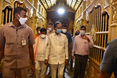 KCR orders for early completion of Yadadri temple renovation | KCR orders for early completion of Yadadri temple renovation