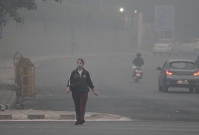 Delhi breathes foul air, to improve with expected rain | Delhi breathes foul air, to improve with expected rain