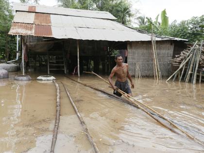 Lightning strikes, fires, storms kill 90 in Cambodia in Jan-July | Lightning strikes, fires, storms kill 90 in Cambodia in Jan-July Lightning strikes, fires, storms kill 90 in Cambodia in Jan-July | Lightning strikes, fires, storms kill 90 in Cambodia in Jan-July