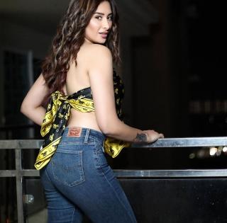 Mahira Sharma has a working birthday | Mahira Sharma has a working birthday Mahira Sharma has a working birthday | Mahira Sharma has a working birthday