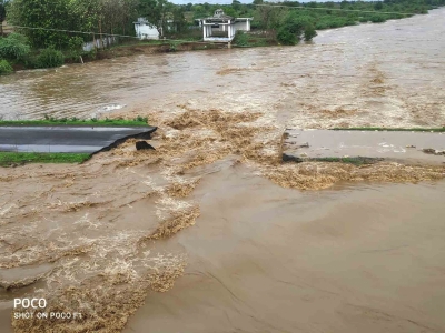 Heavy rains lash parts of Telangana | Heavy rains lash parts of Telangana