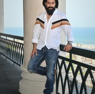 Yash apology at 'KGF: Chapter 2' press event wins respect | Yash apology at 'KGF: Chapter 2' press event wins respect