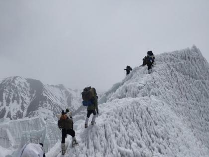 Army officer killed, 6 soldiers injured in Siachen Glacier tent fire | Army officer killed, 6 soldiers injured in Siachen Glacier tent fire Army officer killed, 6 soldiers injured in Siachen Glacier tent fire | Army officer killed, 6 soldiers injured in Siachen Glacier tent fire