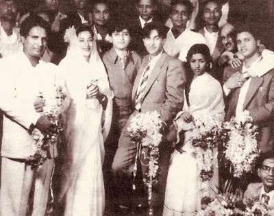 Karisma Kapoor remembers the Nightingale with 'Awara' premiere picture | Karisma Kapoor remembers the Nightingale with 'Awara' premiere picture Karisma Kapoor remembers the Nightingale with 'Awara' premiere picture | Karisma Kapoor remembers the Nightingale with 'Awara' premiere picture