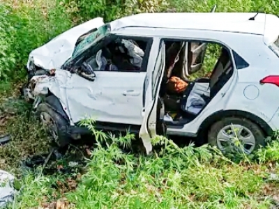 BJP MLA, 4 others injured in road mishap in Bihar's Sitamarhi | BJP MLA, 4 others injured in road mishap in Bihar's Sitamarhi