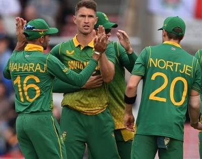 England roar back will massive win over South Africa in second ODI; level series | England roar back will massive win over South Africa in second ODI; level series