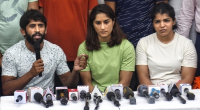 'Anurag Thakur tried to suppress the matter', alleges Vinesh Phogat amid protest | 'Anurag Thakur tried to suppress the matter', alleges Vinesh Phogat amid protest