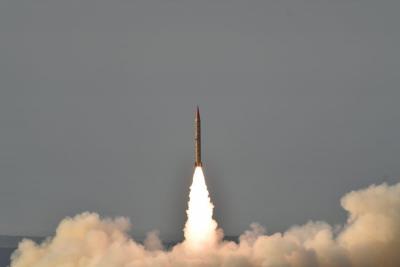Pak conducts flight test of ballistic missile | Pak conducts flight test of ballistic missile