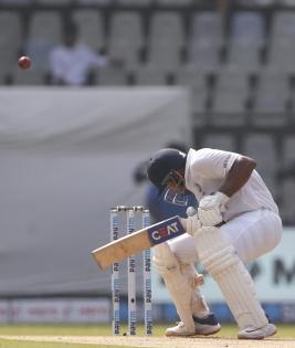IND v NZ, 2nd Test: Gavaskar's tips, Dravid's encouraging words help centurion Agarwal | IND v NZ, 2nd Test: Gavaskar's tips, Dravid's encouraging words help centurion Agarwal