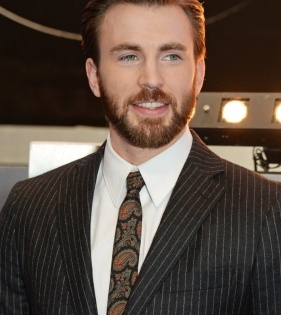 Chris Evans lists dog lover among important criteria of future girlfriend | Chris Evans lists dog lover among important criteria of future girlfriend