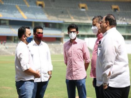 IPL 2022: Aaditya Thackeray visits Wankhede Stadium to review preparations | IPL 2022: Aaditya Thackeray visits Wankhede Stadium to review preparations