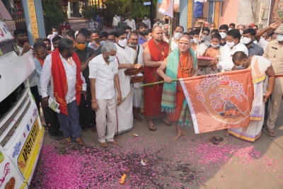 Vizag Sarada Peetham seer to submit report on temples | Vizag Sarada Peetham seer to submit report on temples