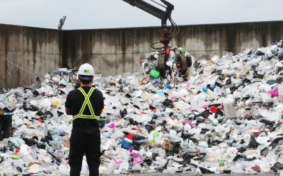 S.Korean cafes, restaurants to be banned from using disposable items | S.Korean cafes, restaurants to be banned from using disposable items