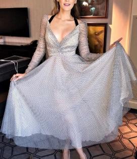 'Who says two wrongs don't make a right?' Blake Lively's maternity wardrobe! | 'Who says two wrongs don't make a right?' Blake Lively's maternity wardrobe! 'Who says two wrongs don't make a right?' Blake Lively's maternity wardrobe! | 'Who says two wrongs don't make a right?' Blake Lively's maternity wardrobe!