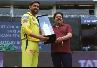 IPL 2023: Dhoni felicitated by BCCI vice-president for his first match at Ekana Cricket Stadium | IPL 2023: Dhoni felicitated by BCCI vice-president for his first match at Ekana Cricket Stadium