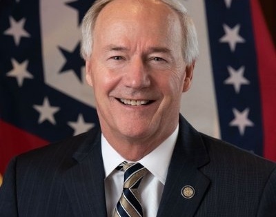 Ex-Arkansas Governor announces 2024 presidential bid | Ex-Arkansas Governor announces 2024 presidential bid